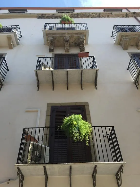 Locanda Dei Gelsi Palermo 0*,  Italia